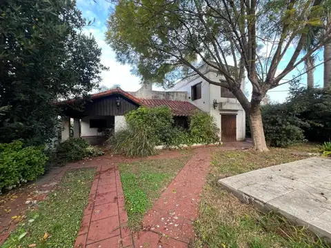 Casa en Venta con 6 cocheras