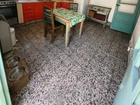 Casa 5 ambientes con 2 baños