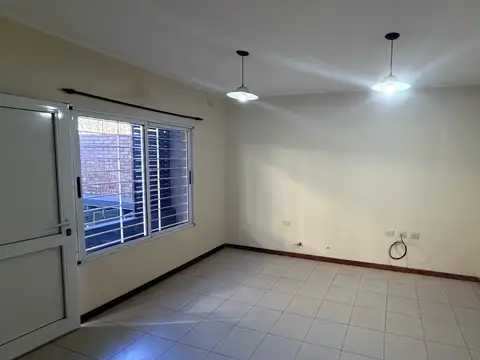Departamento en Alquiler en Ilolay, $ 450.000