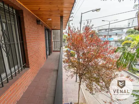 Depto Tipo Casa 4 ambientes con 2 baños