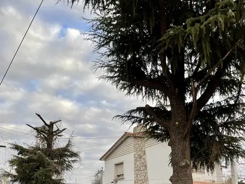 Av. Chacal y Queupu, Villa Allende