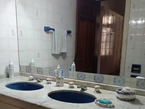Importante Casa estilo antiguo