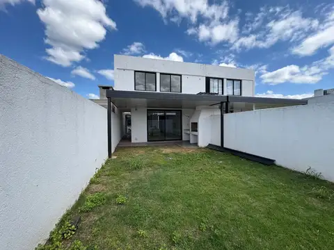 Casa en Alquiler de 3 dormitorios