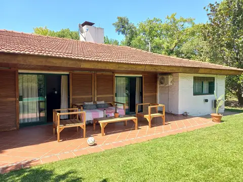 Casa 5 ambientes con 4 baños