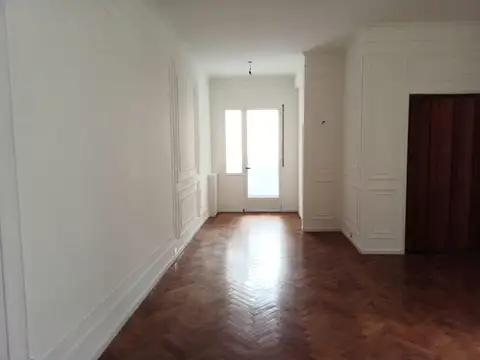 Depto 4 amb con dependencia, comedor diario, Impecable, cómodo y amplio