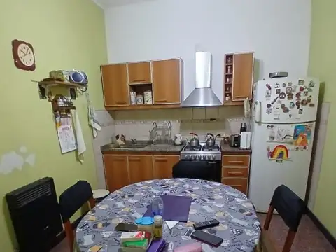 Casa 4 ambientes con 2 baños