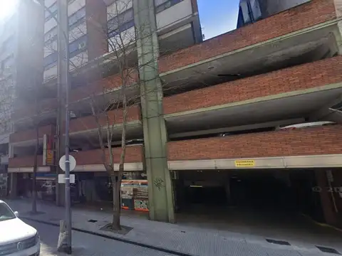 Cochera en Tribunales