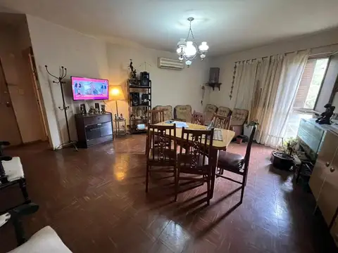 Venta Departamento de 4 ambientes en Sarandi