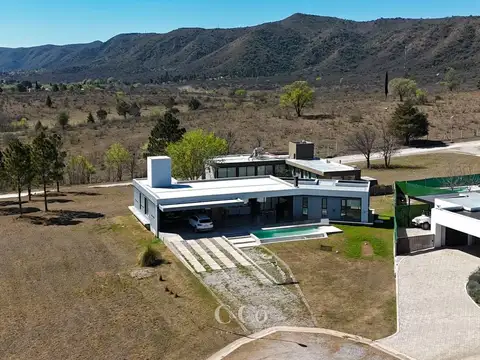 Casa en Venta en Carlos Paz Golf, USD 325.000