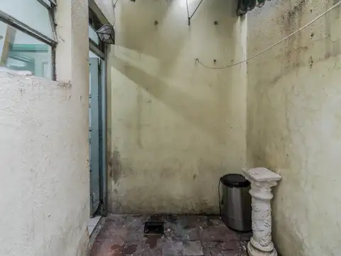 Depto Tipo Casa en Venta en Flores, USD 45.000