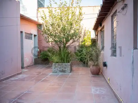 9 entre 497 y 498 3700, Piso 0