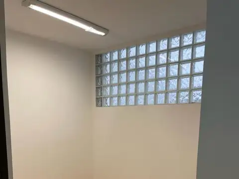 Teniente General Juan Domingo Perón 1600, Piso 1