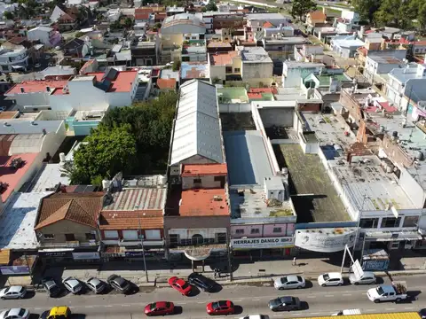 Local en Venta en Casanova Centro, USD 830.000