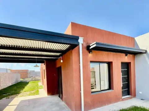 Casa en Venta con 4 cocheras