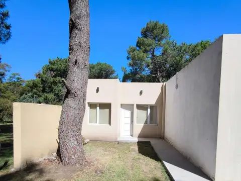 Casa en venta - 6 Dormitorios 3 Baños - Necochea
