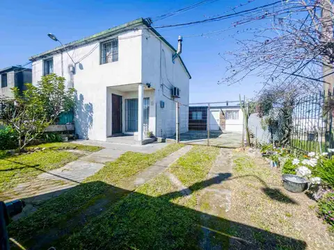 Venta Casa Dúplex + Apartamento al fondo en Pando