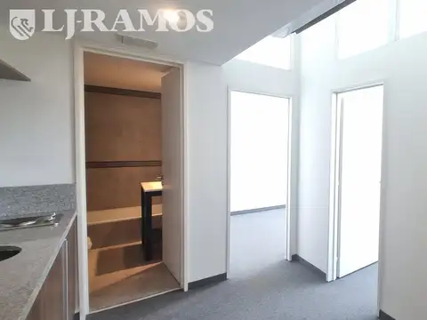 Oficina de 99 m2 cubiertos en alquiler en Vientos del Delta 2 - Nordelta