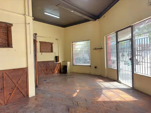 Local comercial en esquina 145m2 c/sótano