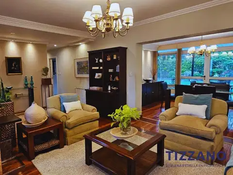 Casa en Venta con 5 cocheras