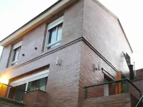 VENTA CASA 2 DORM HOUSING CERRADO – ALTA CÓRDOBA