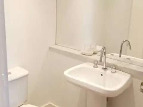 Casa 2 ambientes con 1 baño