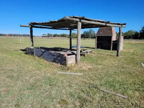 VENTA DE CASA QUINTA CHACRA EN MERCEDES LOTE DE 1 HA