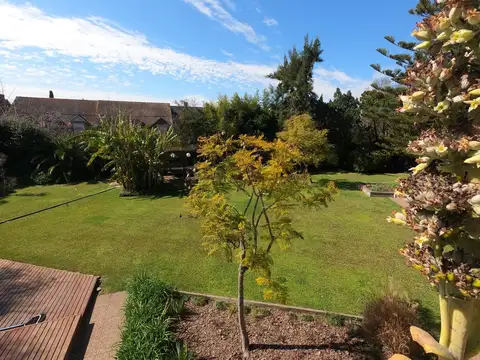 Casa 7 ambientes con 6 baños