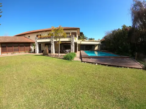 Venta Casa Martínez 4 Dormitorios