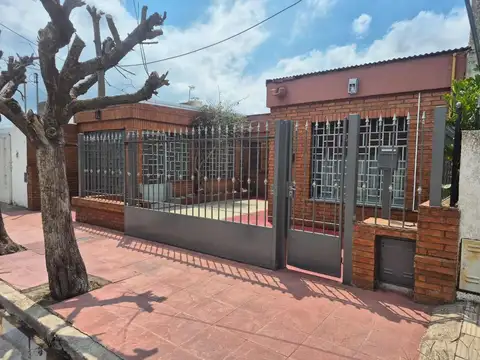 VENDO CASA 4 DORM. Bº MATIENZO GRAN PATIO