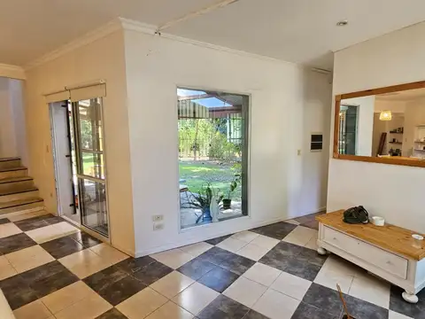 Casa 5 ambientes con 2 baños