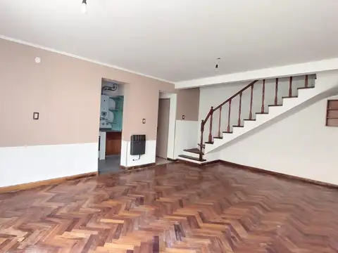 Depto Tipo Casa en Venta 27 años