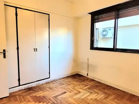 Departamento en alquiler  Frente a la plaza  de villa del parque