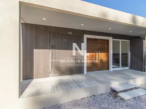 Casa 4 ambientes con 2 baños