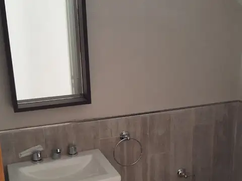 Casa en Alquiler con 1 cochera