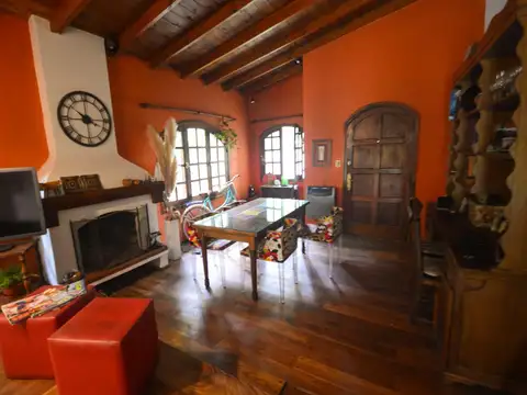 Casa 5 ambientes con 1 baño