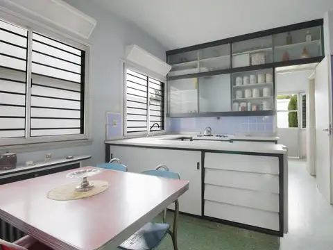 Casa 5 ambientes con 2 baños