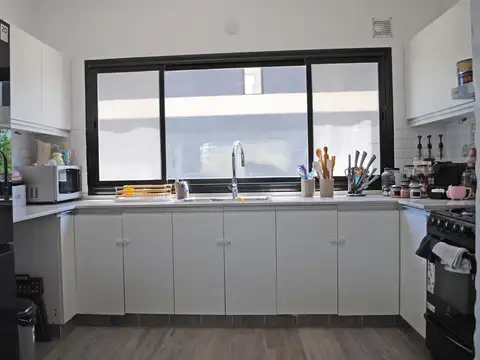 Lindisima casa con jardín en CUL-DE-SAC en el Barrio Araucarias - Puertos del Lago.