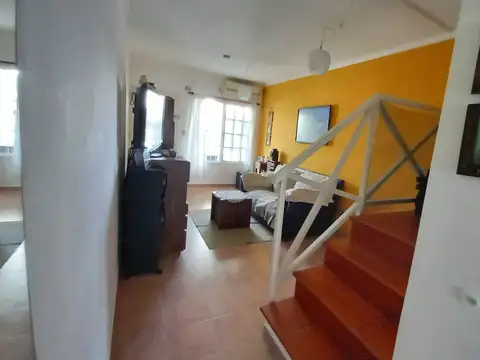   Casa Tipo Dúplex 3 Ambientes con Cochera – Villa Ballester
