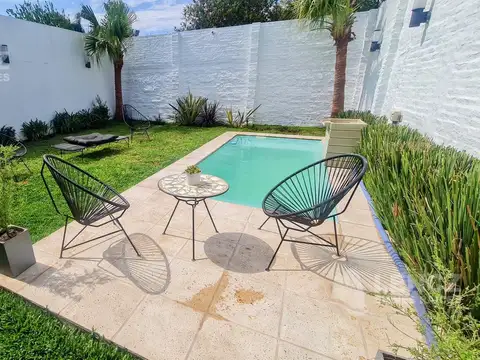 Casa en Venta en Bernal, USD 198.000