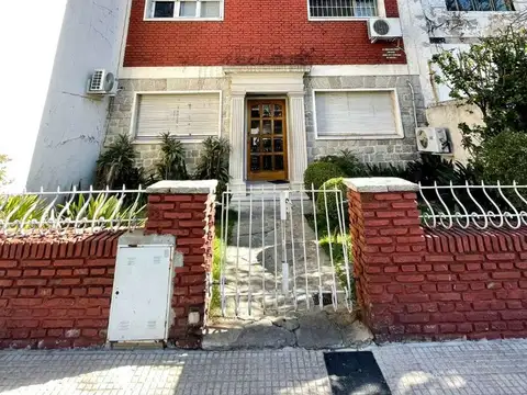 2 AMB 1° X ESC BAJAS EXPENSAS,45 MTS TOT,FTE MUY LUMINOSO,COC Y LAV INDPTE,BAÑO COMP,EXC UBICACIÓN