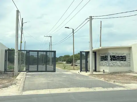VENDO LOTE BARRIO  CERRADO, VILLA RIVERA INDARTE,