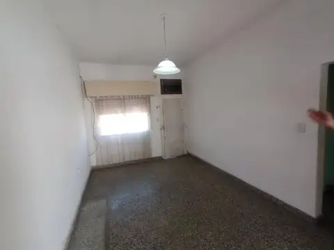 Depto Tipo Casa en Venta 50 años