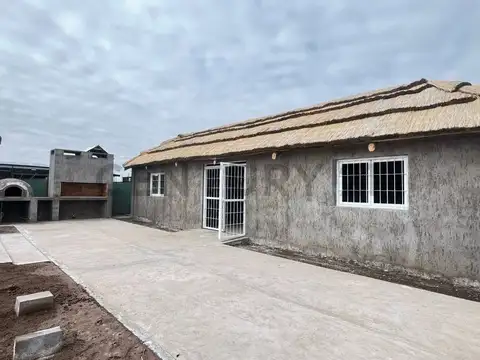 QUINCHO CON PILETA EN CORRALITOS