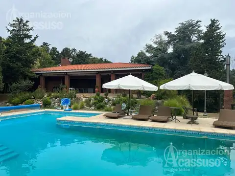 Casa en Venta con 2 cocheras