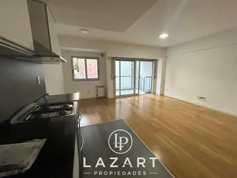 Departamento 1 ambiente con cochera sobre Av Libertador