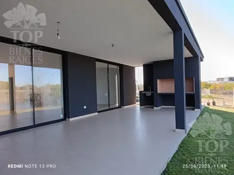 Casa en El Canton golf