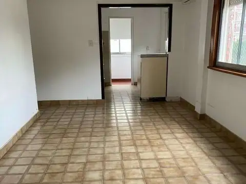 La Rioja 2400, Piso 2