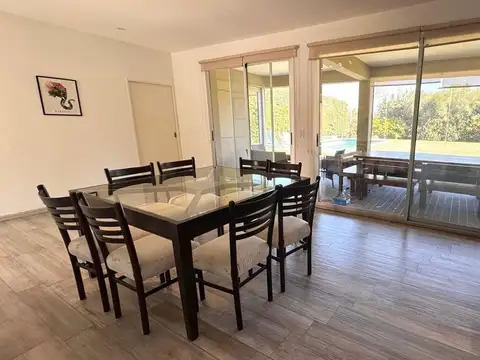 Casa 7 ambientes con 3 baños
