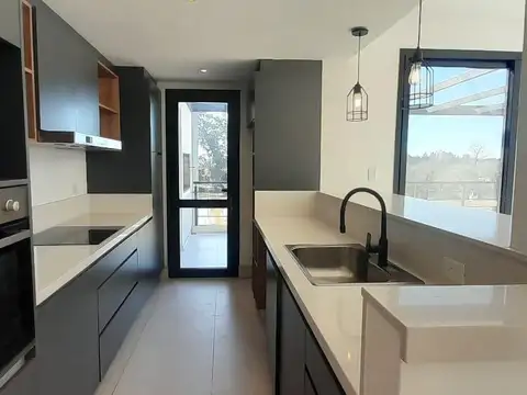 Departamento en Alquiler con 2 cocheras