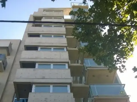 Piso 3 Amb c/ 2 balcones al frente y contrafrente y cochera